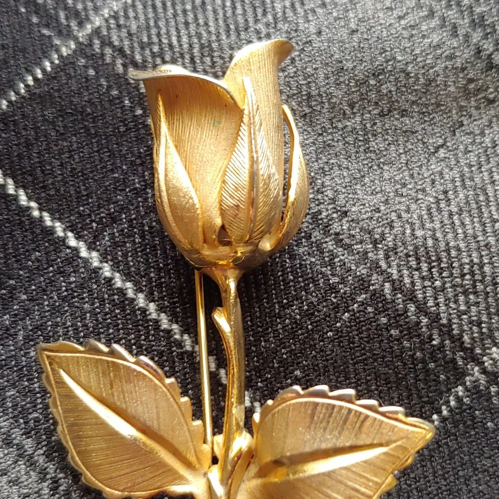 Vtg Giovanni Rose Brooch, Gold Tone